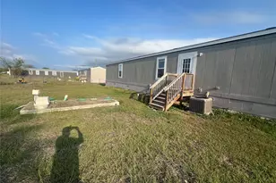 215 Greenfield Rd, Kyle, TX 78640 - Photo 3
