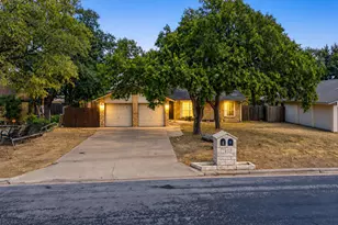 8808 Pineridge Dr, Austin, TX 78729 - Photo 19