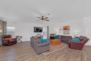 400 Xanadu Dr, Jarrell, TX 76537 - Photo 11