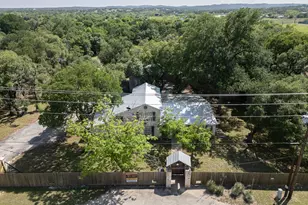 1005 4th St, Blanco, TX 78606 - Photo 37