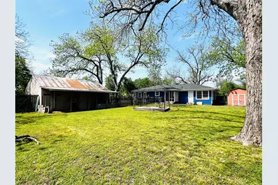1307 W Main Street, Cameron, TX 76520 - Photo 3