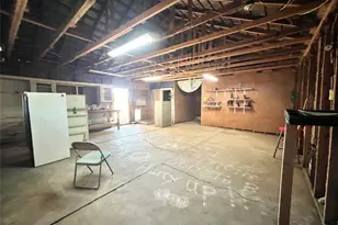 1307 W Main St, Cameron, TX 76520 - Photo 21