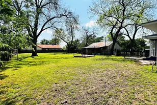 1307 W Main St, Cameron, TX 76520 - Photo 5