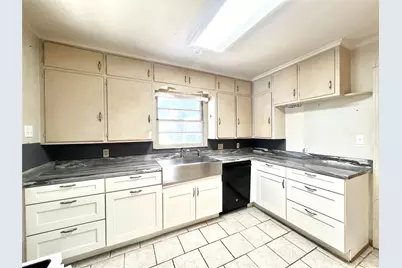 1307 W Main Street, Cameron, TX 76520 - Photo 11