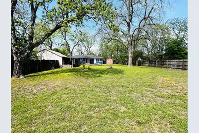 1307 W Main Street, Cameron, TX 76520 - Photo 19