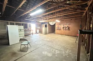 1307 W Main St, Cameron, TX 76520 - Photo 23