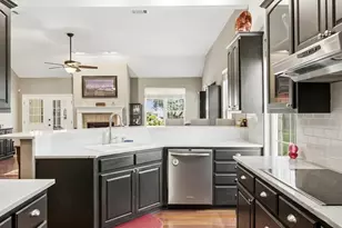 100 Oakmont Ct, Georgetown, TX 78628 - Photo 9
