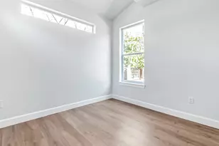 1130 Spur St, Austin, TX 78721 - Photo 23