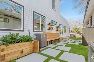 1130 Spur St, Austin, TX 78721 - Photo 25