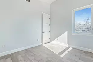 1130 Spur St, Austin, TX 78721 - Photo 19