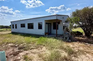 290 Richmond St, McDade, TX 78650 - Photo 3