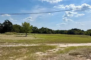 290 Richmond St, McDade, TX 78650 - Photo 7