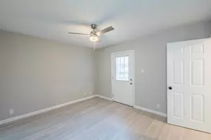 915 Sirocco Dr, Austin, TX 78745 - Photo 9