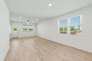 157 Green Berets Bnd, Jarrell, TX 76537 - Photo 9