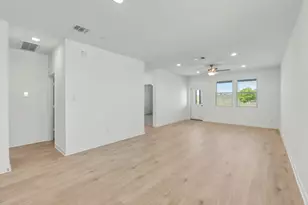 157 Green Berets Bnd, Jarrell, TX 76537 - Photo 11