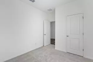 105 Bridgeview Dr, Hutto, TX 78634 - Photo 19
