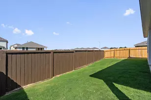 105 Bridgeview Dr, Hutto, TX 78634 - Photo 23