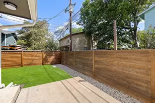 2009 Kirksey Dr, Austin, TX 78741 - Photo 37