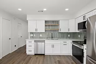 2009 Kirksey Dr, Austin, TX 78741 - Photo 3