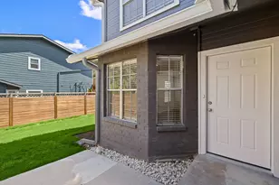 2009 Kirksey Dr, Austin, TX 78741 - Photo 39
