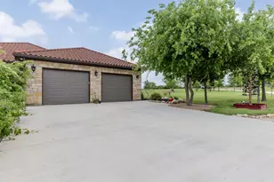 128 Strada Luca, Florence, TX 76527 - Photo 31