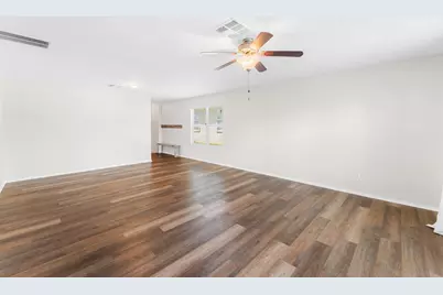 6735 Plains Crest Drive, Del Valle, TX 78617 - Photo 15