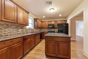 921 E 37th St, Austin, TX 78705 - Photo 9