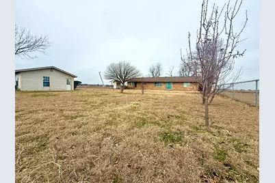 1204 E Lake Drive, Taylor, TX 76574 - Photo 3