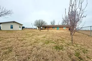 1204 E Lake Dr, Taylor, TX 76574 - Photo 3