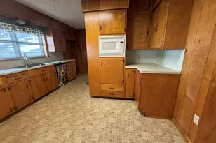 1204 E Lake Dr, Taylor, TX 76574 - Photo 15