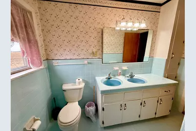 1204 E Lake Drive, Taylor, TX 76574 - Photo 9