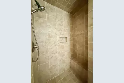 1204 E Lake Drive, Taylor, TX 76574 - Photo 5