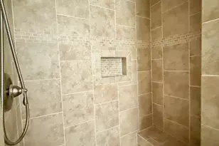 1204 E Lake Dr, Taylor, TX 76574 - Photo 5