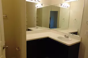 124 Hollis Ln, Kyle, TX 78640 - Photo 9