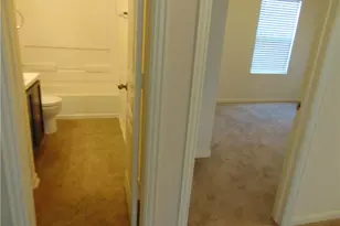 124 Hollis Ln, Kyle, TX 78640 - Photo 11