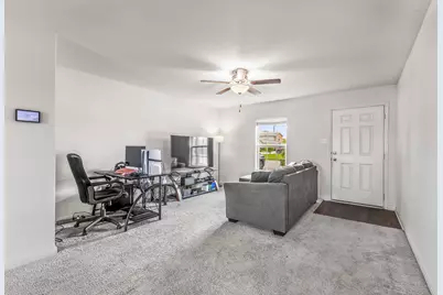 304 Hyacinth Way UNIT #7-K, Jarrell, TX 76537 - Photo 5