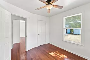 312 S Wilson Ave, Giddings, TX 78942 - Photo 21