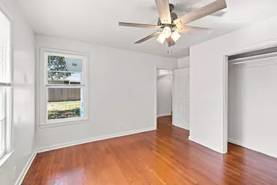 312 S Wilson Avenue, Giddings, TX 78942 - Photo 13