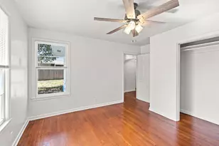 312 S Wilson Ave, Giddings, TX 78942 - Photo 13