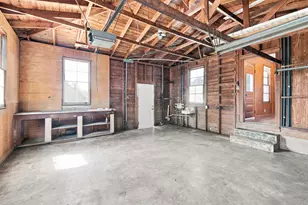 312 S Wilson Ave, Giddings, TX 78942 - Photo 27