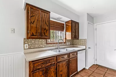 7506 Glenhill Road, Austin, TX 78752 - Photo 7
