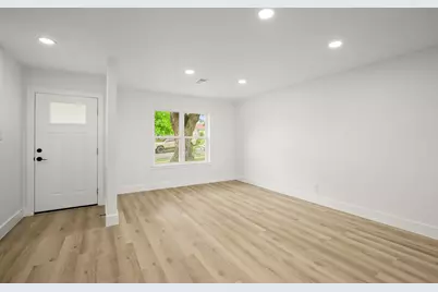 9006 Lodge Court, Austin, TX 78758 - Photo 11