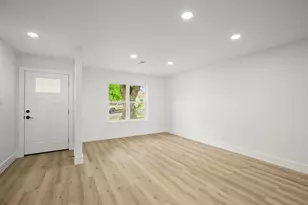 9006 Lodge Ct, Austin, TX 78758 - Photo 11