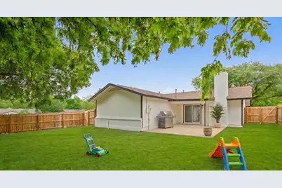 9006 Lodge Court, Austin, TX 78758 - Photo 7
