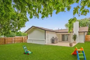9006 Lodge Ct, Austin, TX 78758 - Photo 7
