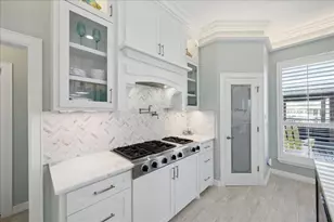 241 Tamana Dr, Galveston, TX 77554 - Photo 13