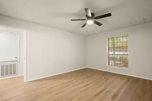 2401 Leon St, Austin, TX 78705 - Photo 13