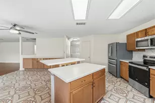 805 Catumet Dr, Pflugerville, TX 78660 - Photo 15