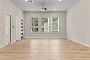 240 Shadow Oak Dr, Bastrop, TX 78602 - Photo 15