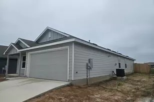 2329 Silvercloud Dr, Lockhart, TX 78644 - Photo 3